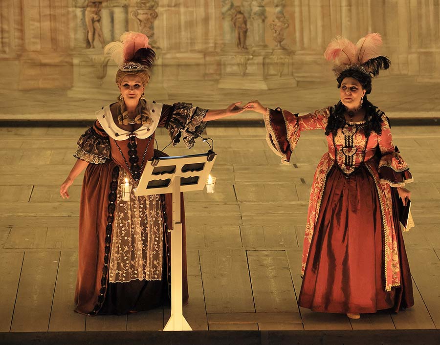 Famous Baroque Arias - Michaela Šrůmová (soprano), Marta Infante (mezzosoprano), Roman Hoza (baritone), Musica Florea, conductor Marek Štryncl, Baroque Theatre, Internationales Musikfestival Český Krumlov 1.10.2020