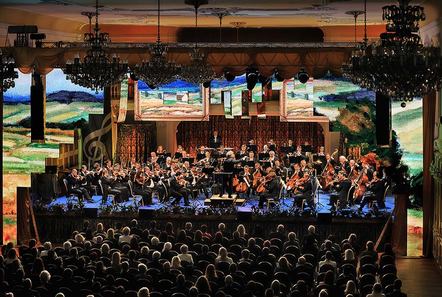 Closing concert - Ivo Kahánek (piano), Stanislav Masaryk (trumpet), Czech Philharmonic, Conductor Semyon Bychkov, Castle Riding hall, Internationales Musikfestival Český Krumlov, 3.10.2020