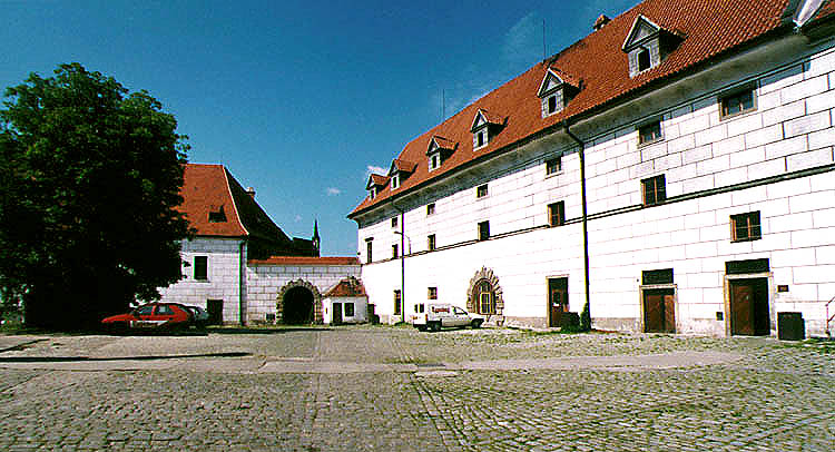 Latrán Nr. 27, Bierbrauerei Eggenberg, Hof