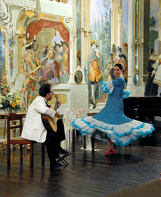 Pepe Romero s manželkou (Španělsko). Koncert v rámci projektu Europamusicale, Festival komorní hudby Český Krumlov 2000, foto: Lubor Mrázek