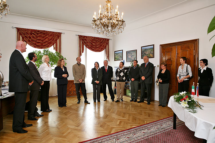 Podpis deklarace partnerství a spolupráce mezi Českým Krumlovem a italským San Gimignanem, 27. září 2008, Foto: Lubor Mrázek