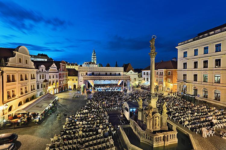 17.07.2009 - F.X.Thuri: Wassermusik für Český Krumlov, Die Nordböhmische Philharmonie Teplice, Kühn gemischter Chor, Schola Gregoriana Pragensis, Solists, Dirigent: Charles Olivieri-Munroe, Internationales Musikfestival Český Krumlov 2009