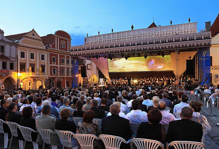 17.07.2009 - F.X.Thuri: Wassermusik für Český Krumlov, Die Nordböhmische Philharmonie Teplice, Kühn gemischter Chor, Schola Gregoriana Pragensis, Solists, Dirigent: Charles Olivieri-Munroe, Internationales Musikfestival Český Krumlov 2009