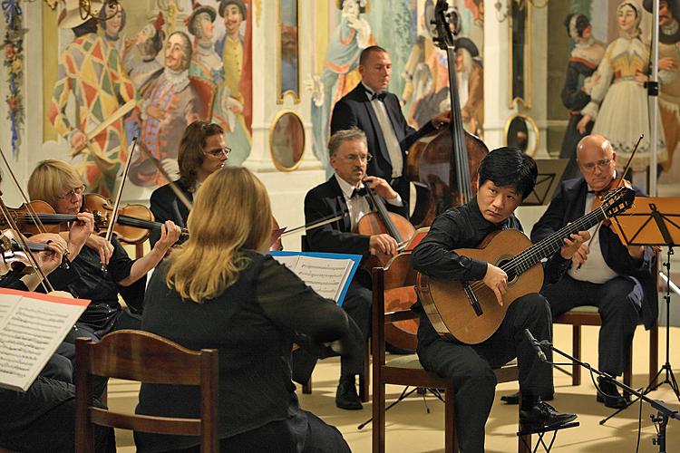 31.07.2009 - Sungho Chang (South Korea) - guitar, Meehae Ryo (South Korea) - violoncello, The Czech Chamber Orchestra, International Music Festival Český Krumlov