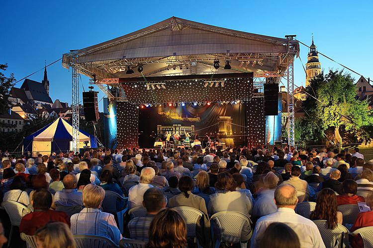 01.08.2009 - Maďarský večer - Palya Bea kvartet (Maďarsko), Taneční soubor Kéve (Maďarsko), Mezinárodní hudební festival Český Krumlov