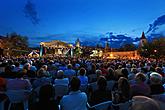 07.08.2009 - Karel Gott, Eva Urbanová, Tereza Mátlová, BOOM! BAND, Mezinárodní hudební festival Český Krumlov, source: Auviex s.r.o., photo by: Libor Sváček