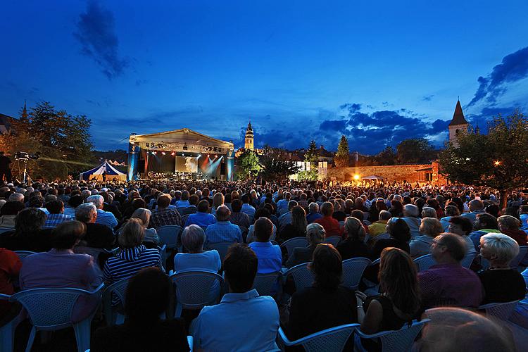 08.08.2009 - Karel Gott, Eva Urbanová, Tereza Mátlová, BOOM! BAND, Mezinárodní hudební festival Český Krumlov