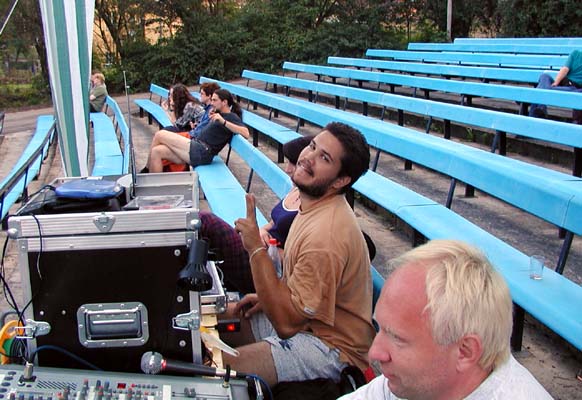 Hura do Krumlova, archiv festivalu 2002, ABP Center 4a