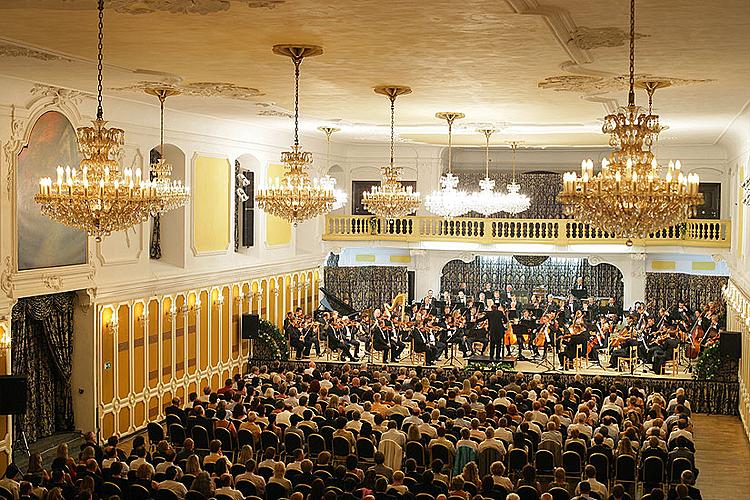 Jong-Won Kim – klavír (Korea), Symfonický orchestr Českého rozhlasu, dirigent: Maxim Šostakovič (Rusko, USA), 21.7.2006, Mezinárodní hudební festival Český Krumlov 2006, zdroj: © Auviex s.r.o., foto Libor Sváček