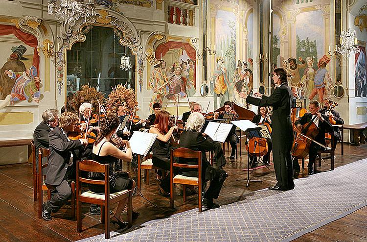 Streichorchester Český Krumlov, Martin Peschík - Dirigent, Maskensaal des Schlosses Český Krumlov, 28.6.2007, Festival der Kammermusik Český Krumlov, Foto: © 2007 Lubor Mrázek