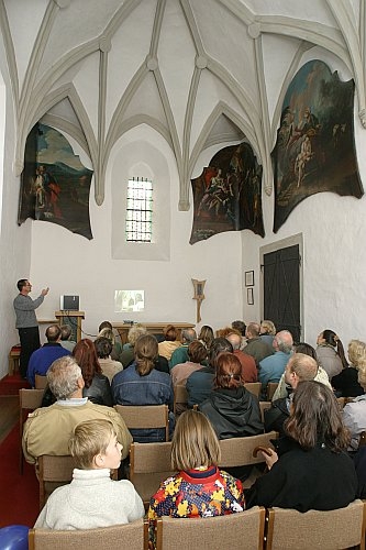 Guided tour of Saint Vitus Church and Saint Wenceslas Chapel, file OIS, photo by Lubor Mrázek