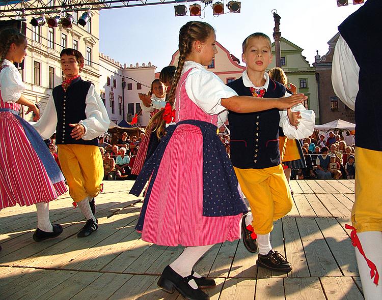 Children´s folklore choruses show, photo by Aleš Motejl