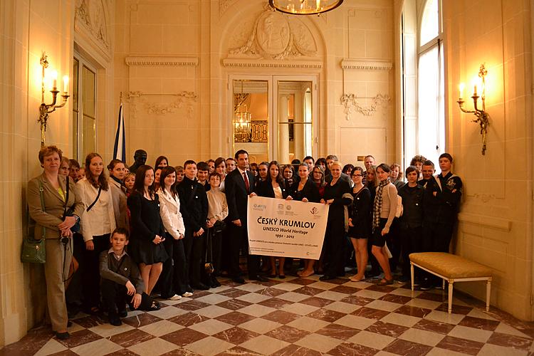 Studijní cesta do Paříže jako vyvrcholení znalostní soutěže "UNES-CO víš a znáš"