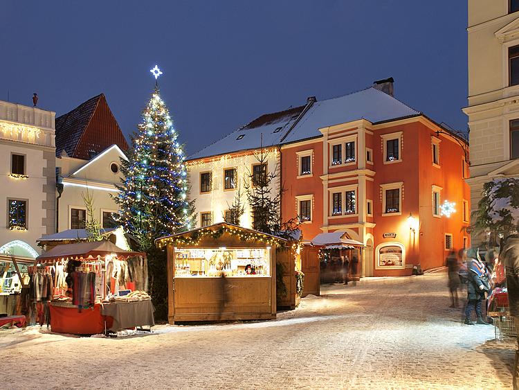 Vánoční trh na náměstí Svornosti