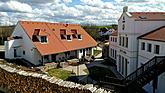 golf, hotel, restaurace, lázně, pivovar, destilérka 