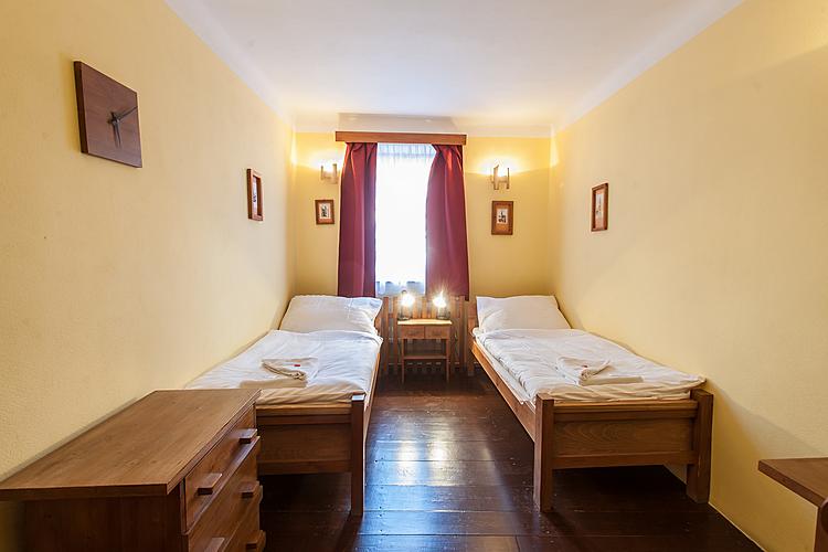 Mlynář Kopřiva, 2 + 0, Hotel U Malého Vítka