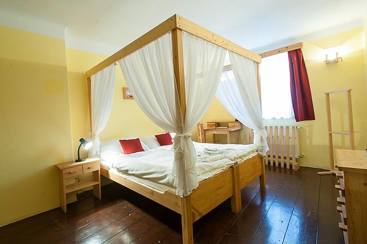 Sedlák Duchna, 3 + 0, Hotel U Malého Vítka